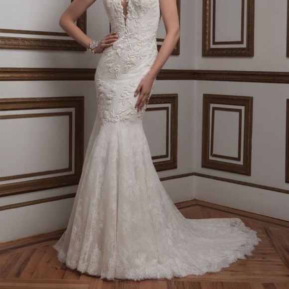 Wedding gown - Picture 3 of 5